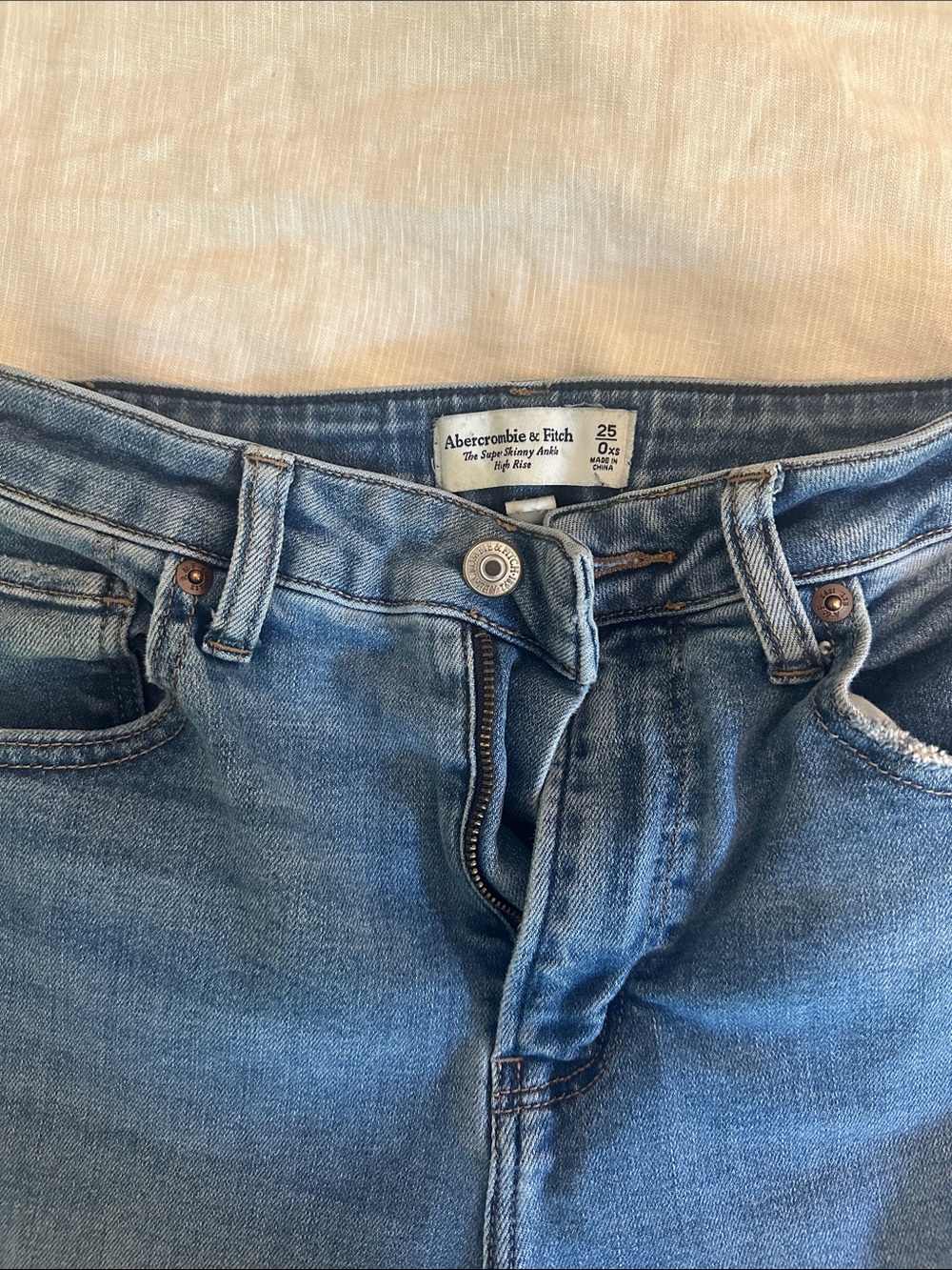 Abercrombie & Fitch Skinny Ankle Medium Blue Denim Jeans - High Rise 0 XS - Picture 1 of 2